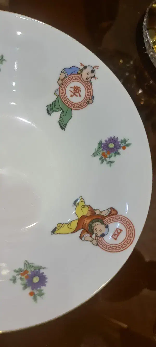 تعدادی ظروف خاص چینی نو و زیبا|ظروف سرو و پذیرایی|اصفهان, مرداویج|دیوار