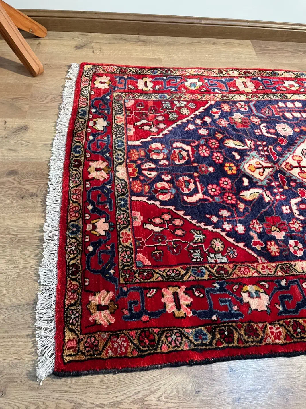 قالیچه دستباف قدیمی همدان|فرش|تهران, قنات‌کوثر|دیوار