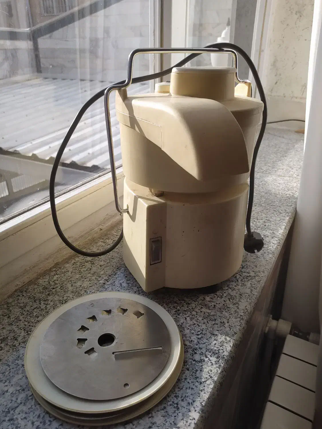 آب میوه گیری آلمانی ، روسی|آبمیوه‌گیر و آب‌مرکبات‌گیر|تبریز, |دیوار