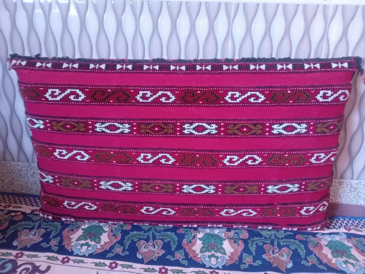 پشتی دستباف|پشتی|آق قلا, |دیوار