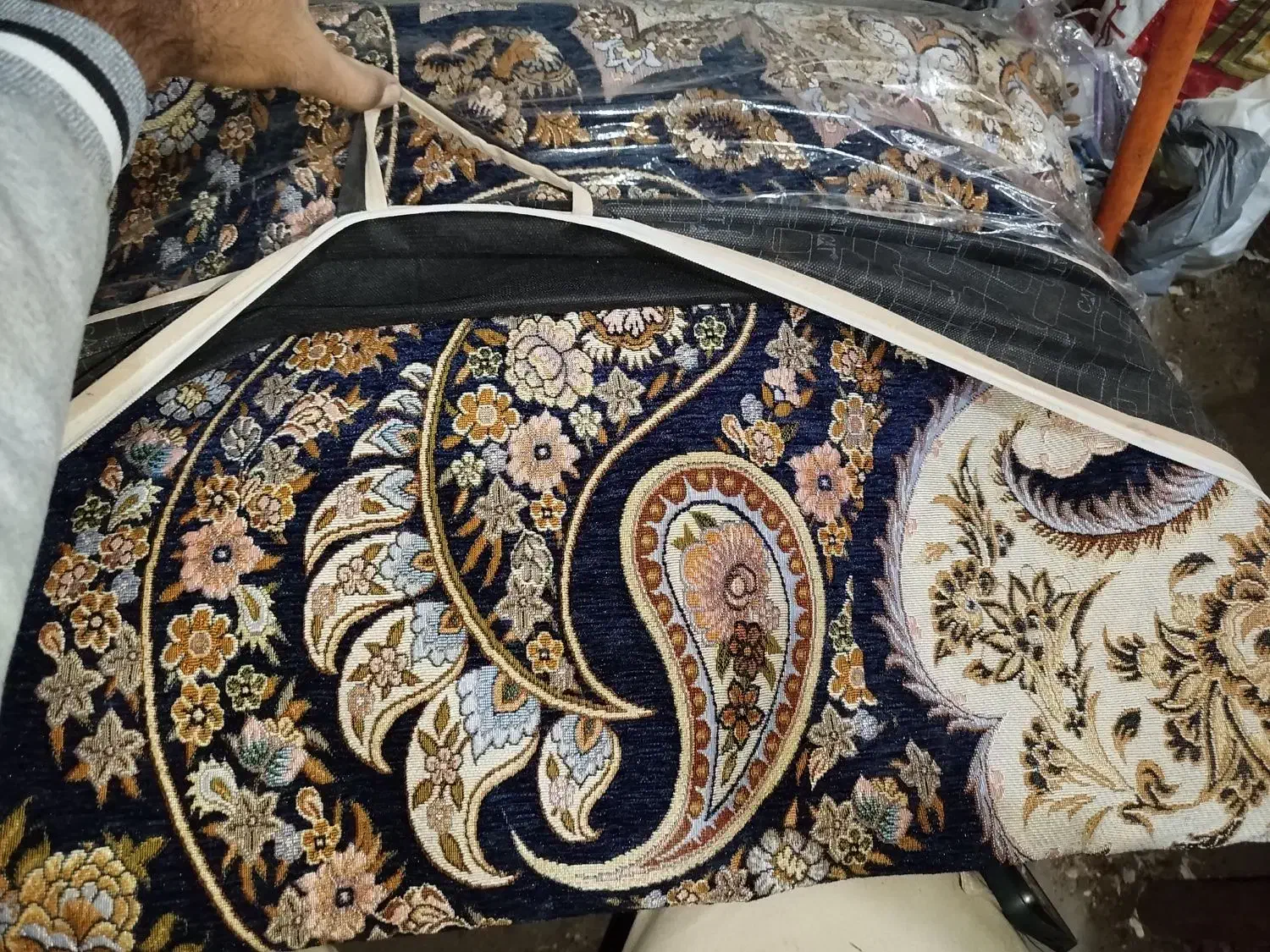 3عدد روفرشی سنگین  وزن طرح دار شبیه قالی سنگین|روفرشی|کارون, |دیوار