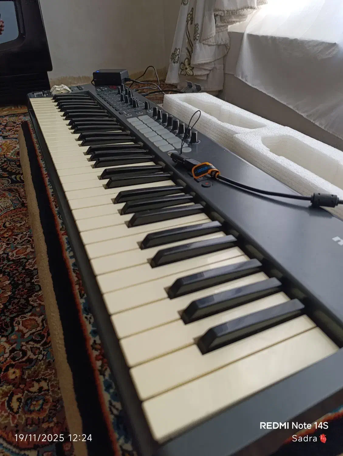 میدی کنترلر novation 61|پیانو، کیبورد، آکاردئون|کرمانشاه, |دیوار