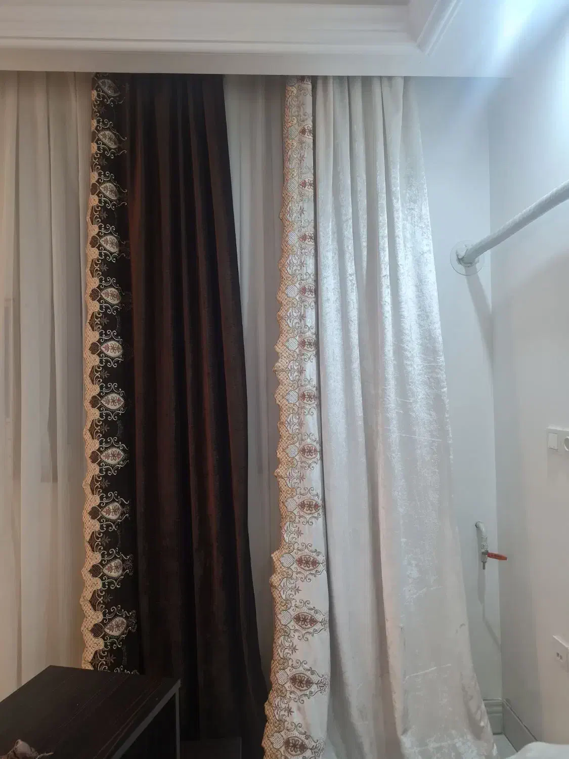 پرده مخمل جنس ترک ۱۵۰۰ تومن قیمت پایین|پرده، رانر، رومیزی|گنبد کاووس, |دیوار