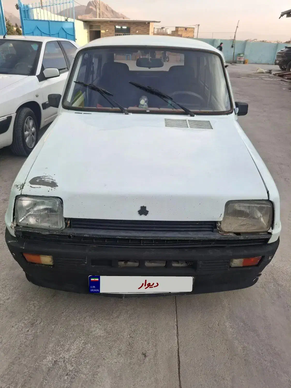 رنو ۵ سفید ۱۳۷۰|خودرو سواری و وانت|شهرضا, |دیوار