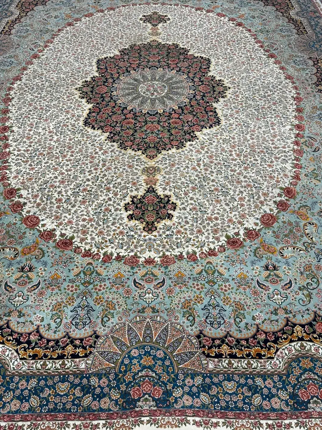 فرش قالی ۹ متری جفت|فرش|شیراز, گود عربان|دیوار