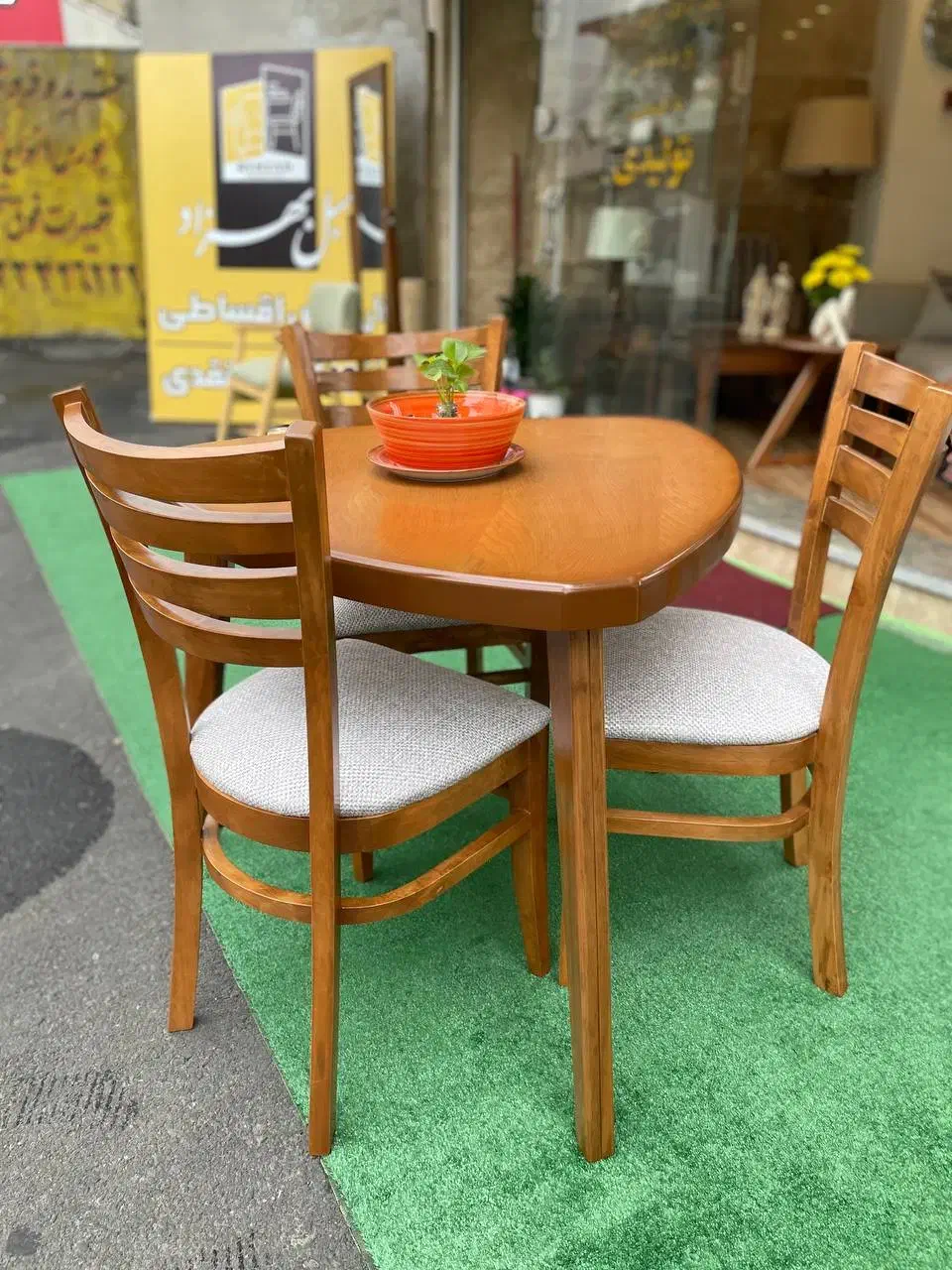 سه نفره و دونفره گرد کم جا|میز و صندلی غذاخوری|رشت, چله خانه|دیوار