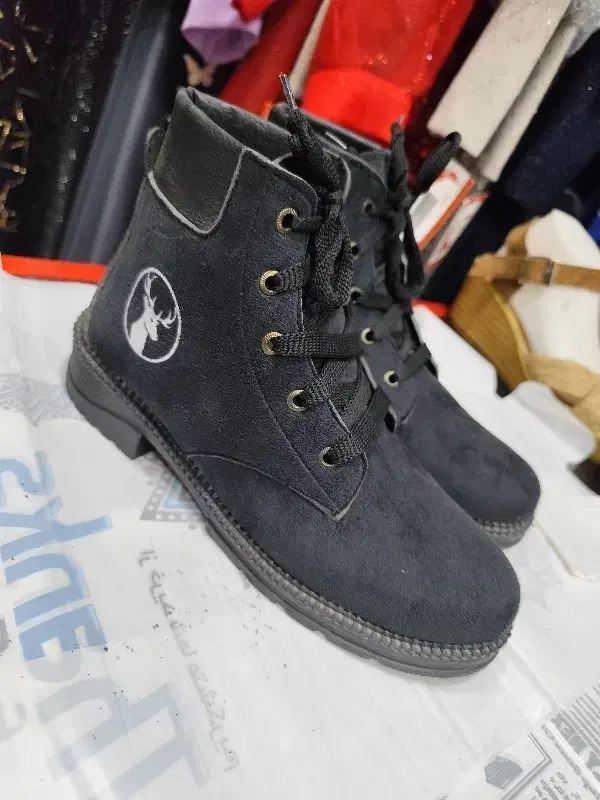 پوتین|کیف، کفش، کمربند|اردبیل, |دیوار