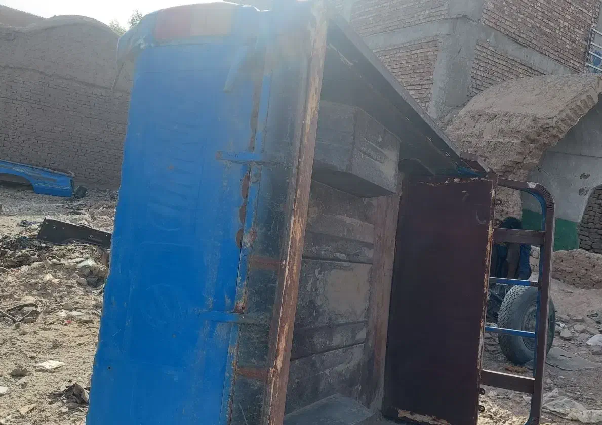 نیسان وانت تصادفی|خودرو سواری و وانت|زاهدان, |دیوار