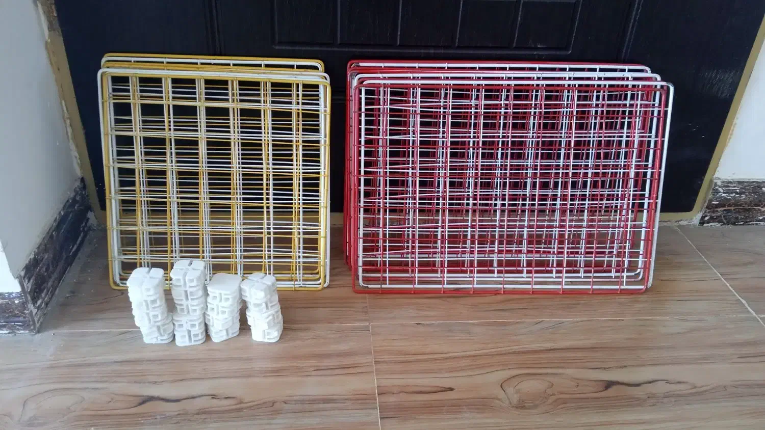 قفسه مشبک فلزی|کتابخانه، شلف، قفسه‌های دیواری|آبیک, |دیوار