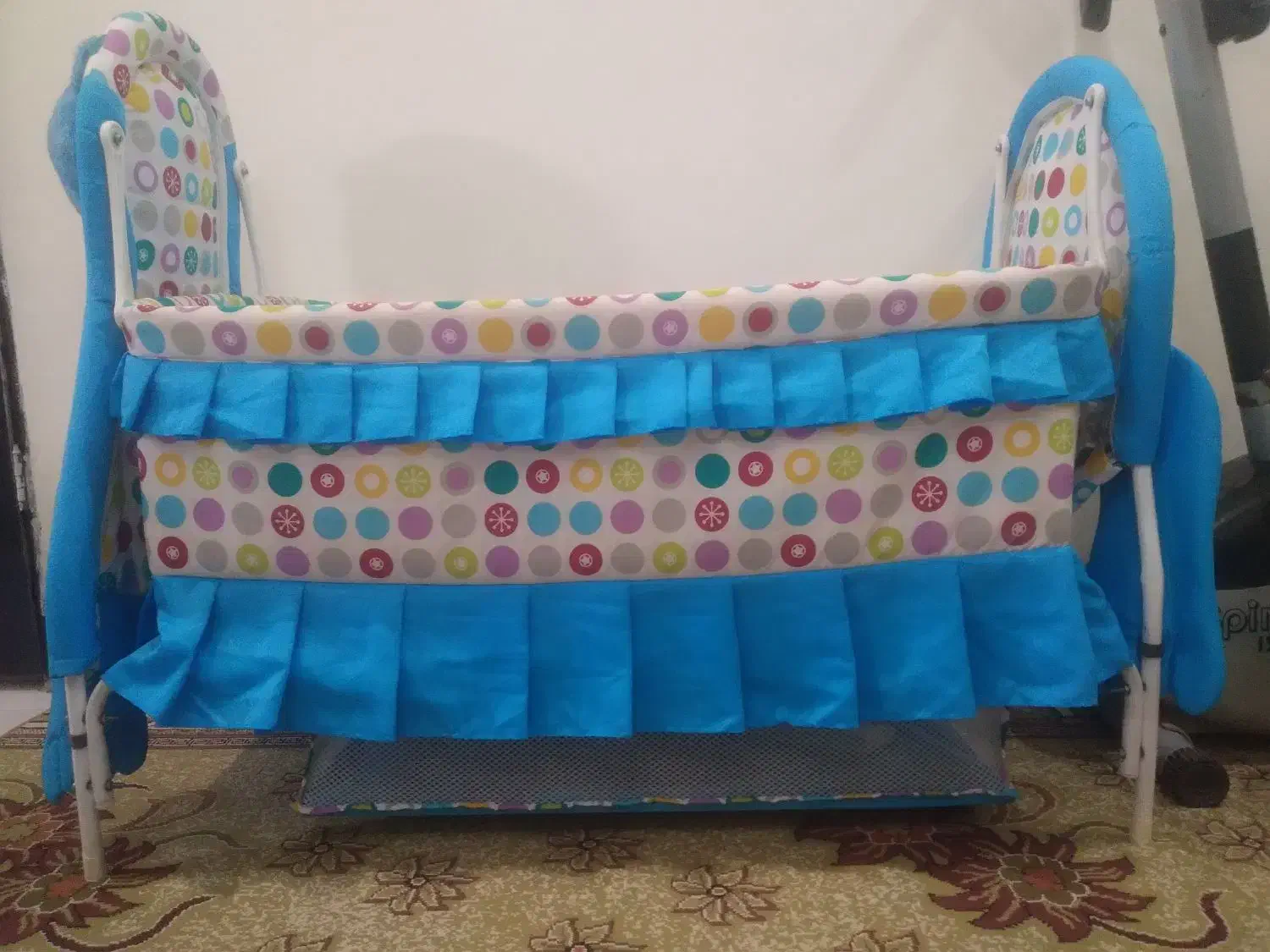 گهواره کودک|تخت و صندلی بچه|نسیم‌شهر, |دیوار
