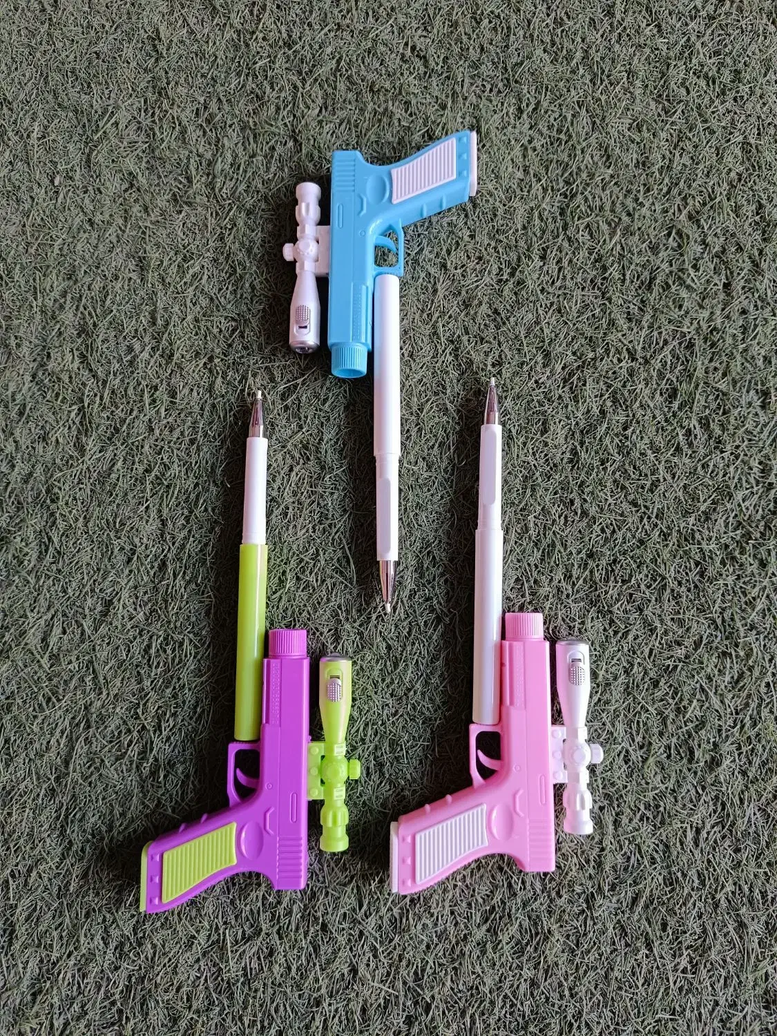 لوازم تحریر / روان نویس کلت رنگی چراغ دار|لوازم التحریر|قم, نخودی|دیوار