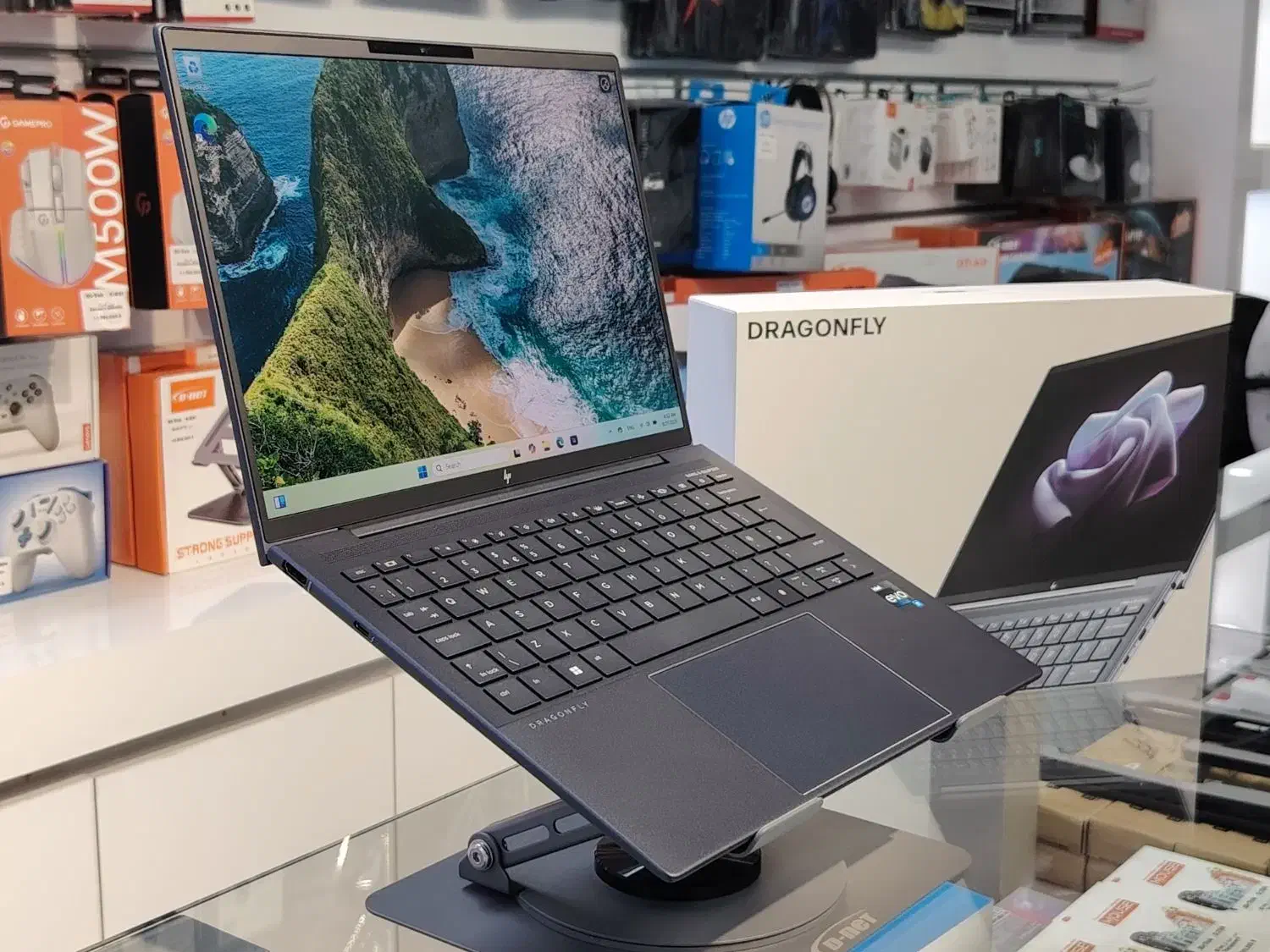 سبکترین لپتاپ دنیا hp DRAGONFLY G4 صفحه OLED|رایانه همراه|کرمان, |دیوار