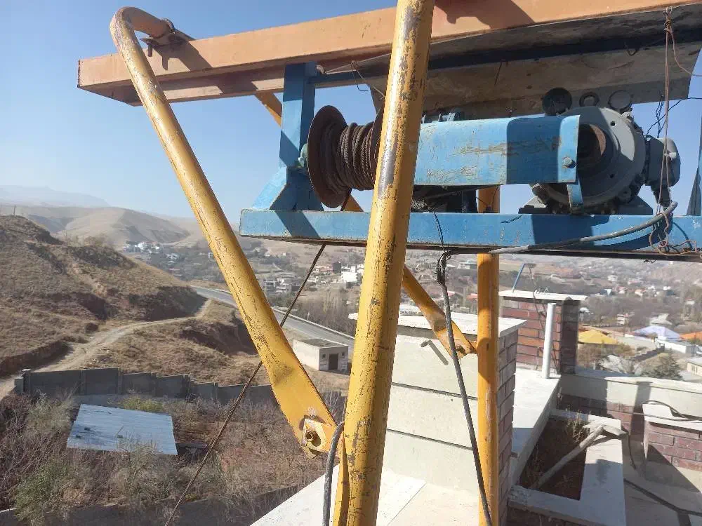 بالابر موتور یوگسلاوی سالم و تمیز|مصالح و تجهیزات ساختمان|کیلان, |دیوار