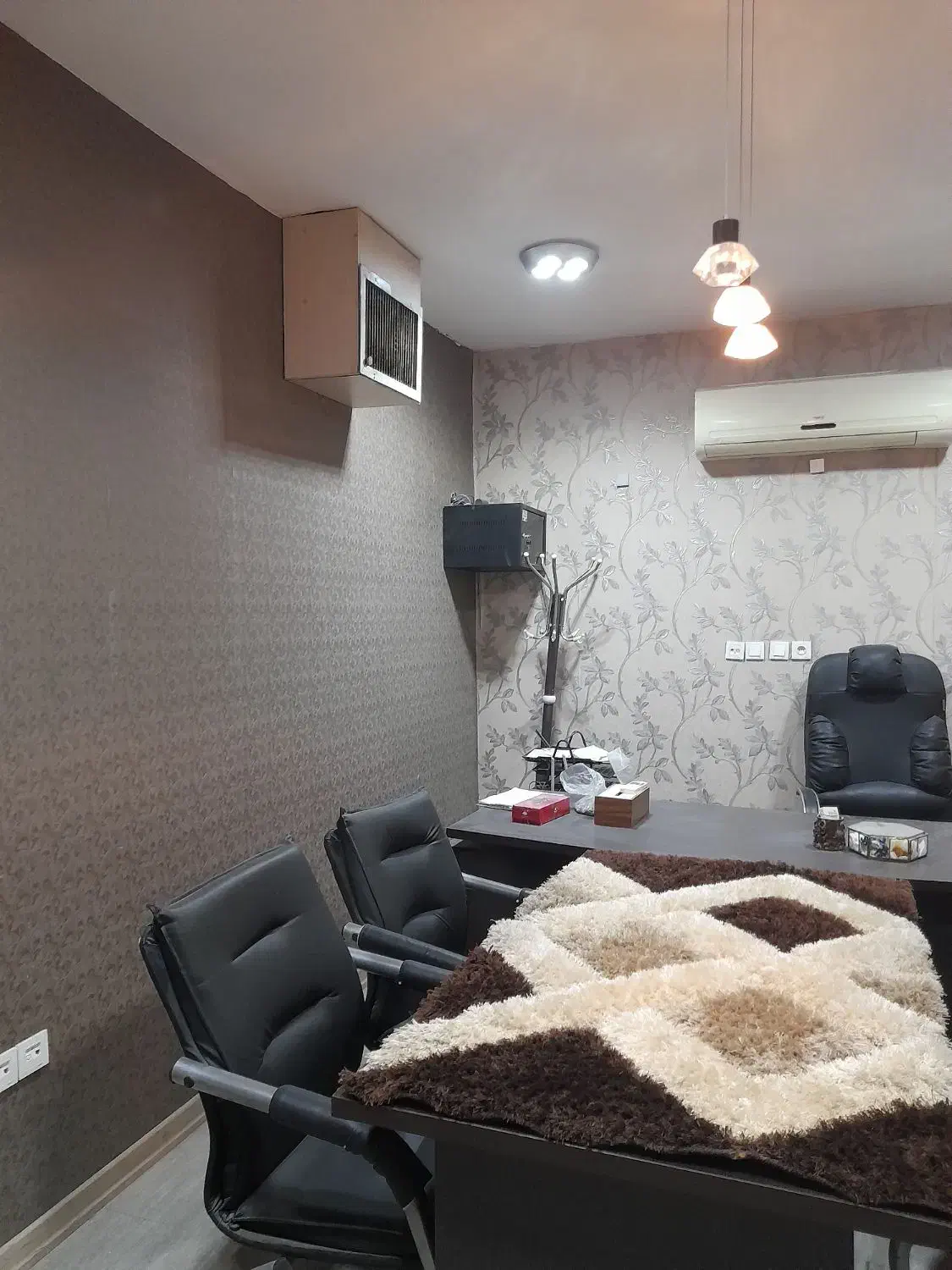 ۵۰متراداری مبله/فوقانی مغازه/براصلی خ مسکن|اجارهٔ دفتر کار، اتاق اداری، مطب|یزد, |دیوار