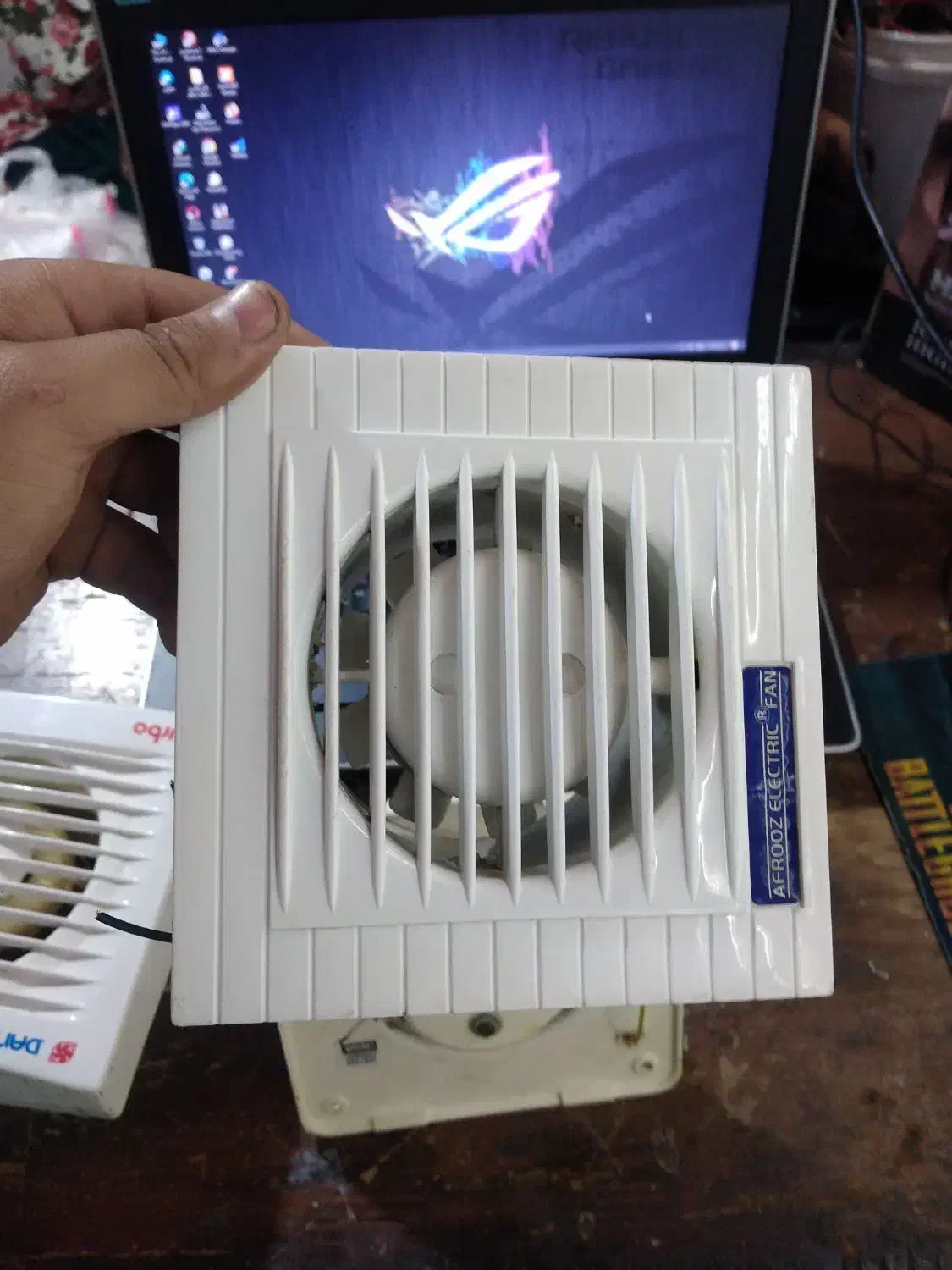 فن سالم خوب|پنکه و تصفیهکنندهٔ هوا|نیشابور, فیض آباد|دیوار