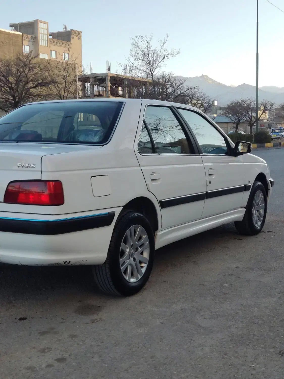 پارس تیوفایو بی رنگ|خودرو سواری و وانت|قروه, |دیوار