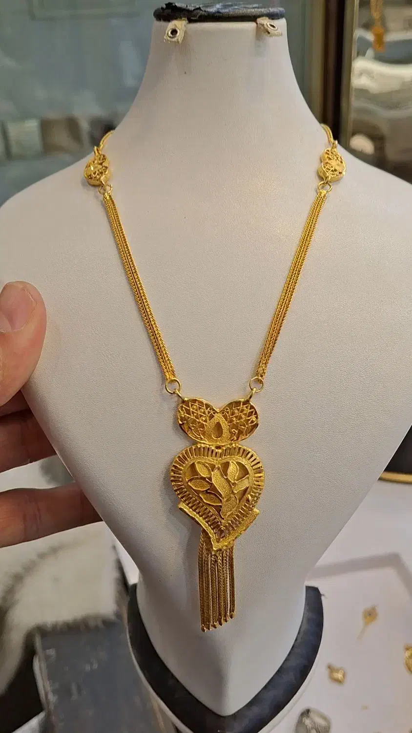 گردنبند|جواهرات|کارون, |دیوار