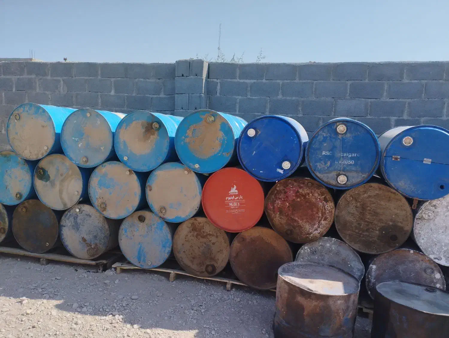 خرید و فروش انواع بشکه 220یاهزارلیتری وبالاتر،|مصالح و تجهیزات ساختمان|علامرودشت, |دیوار