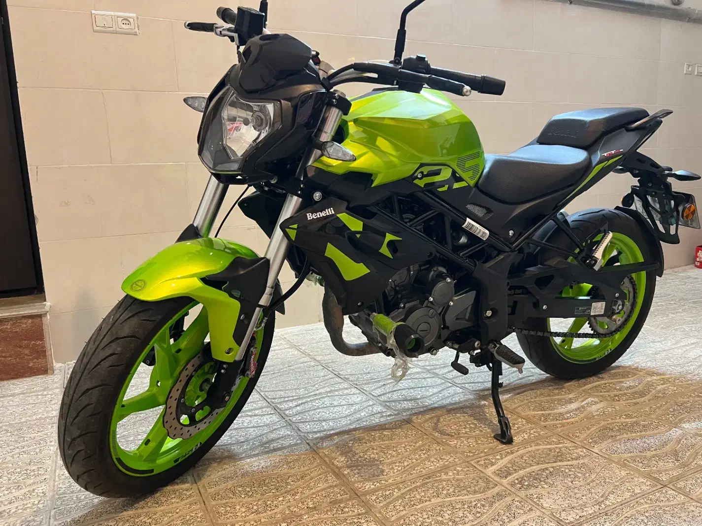 موتورسیکلت بنلی ۲۵۰ تک سیلندر فسفری|موتورسیکلت|بسطام, |دیوار