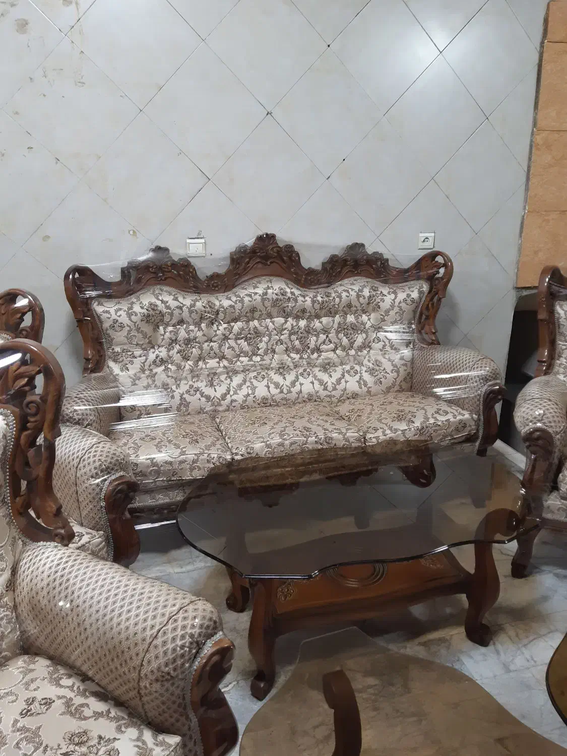 مبل۹نفر استیل بهمراه میزوعسلی چوب گردو درحدنو|مبلمان خانگی و میز عسلی|قزوین, |دیوار