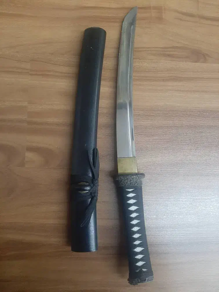 چاقو بزرگ|کلکسیون اشیاء عتیقه|زنجان, |دیوار