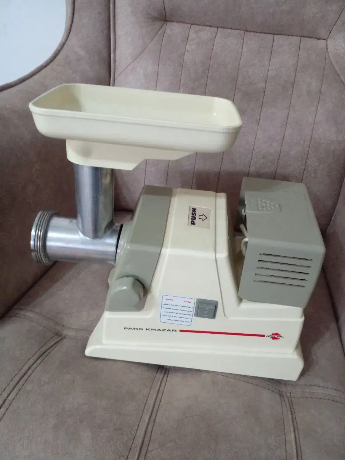 چرخ گوشت مارک پارس خزر با جعبه در حد نو سالم|سایر لوازم برقی|رشت, دیانتی|دیوار