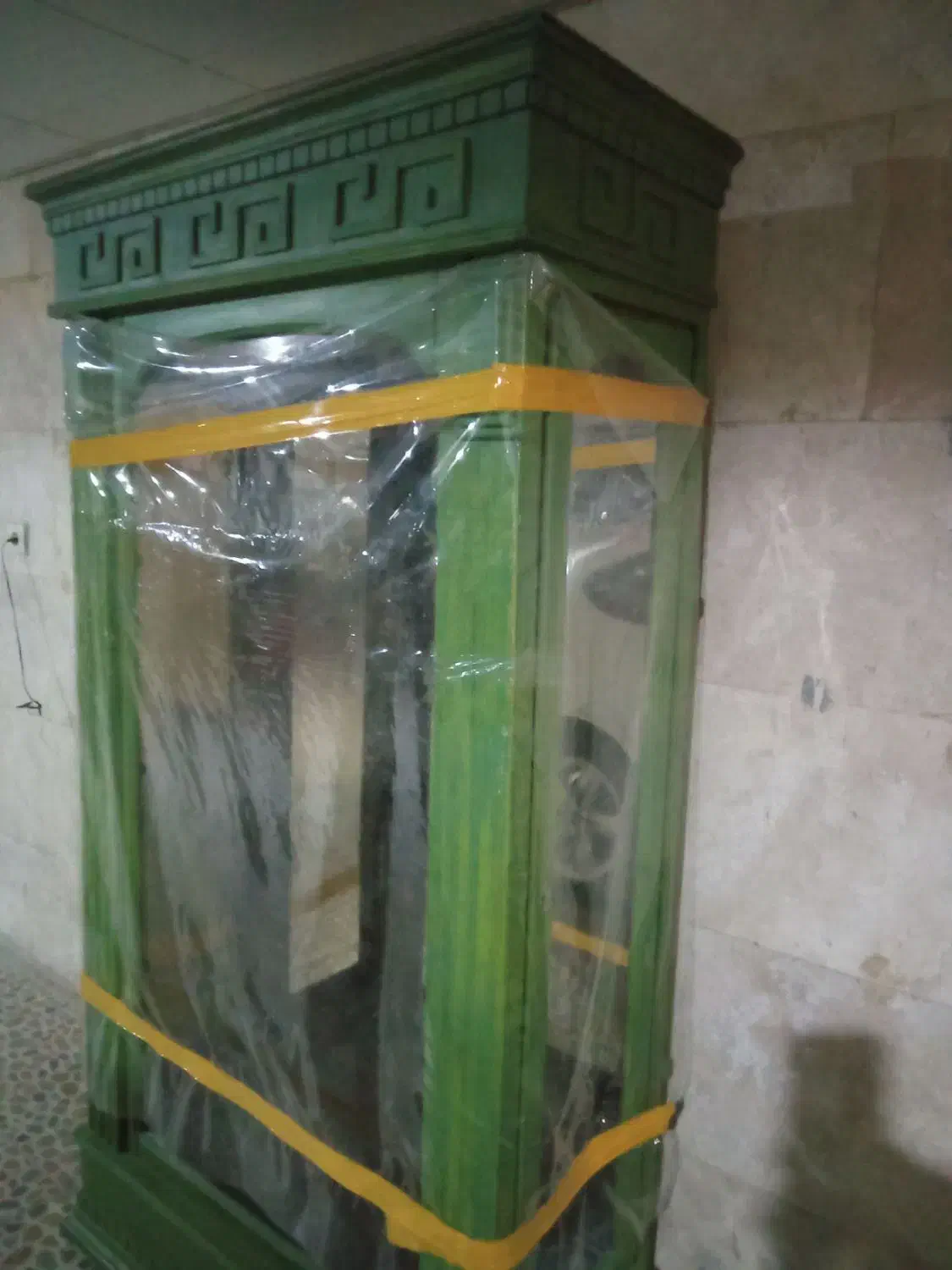 بوفه ویترین رایگان مال خودش|بوفه، ویترین، کنسول|کیش, |دیوار