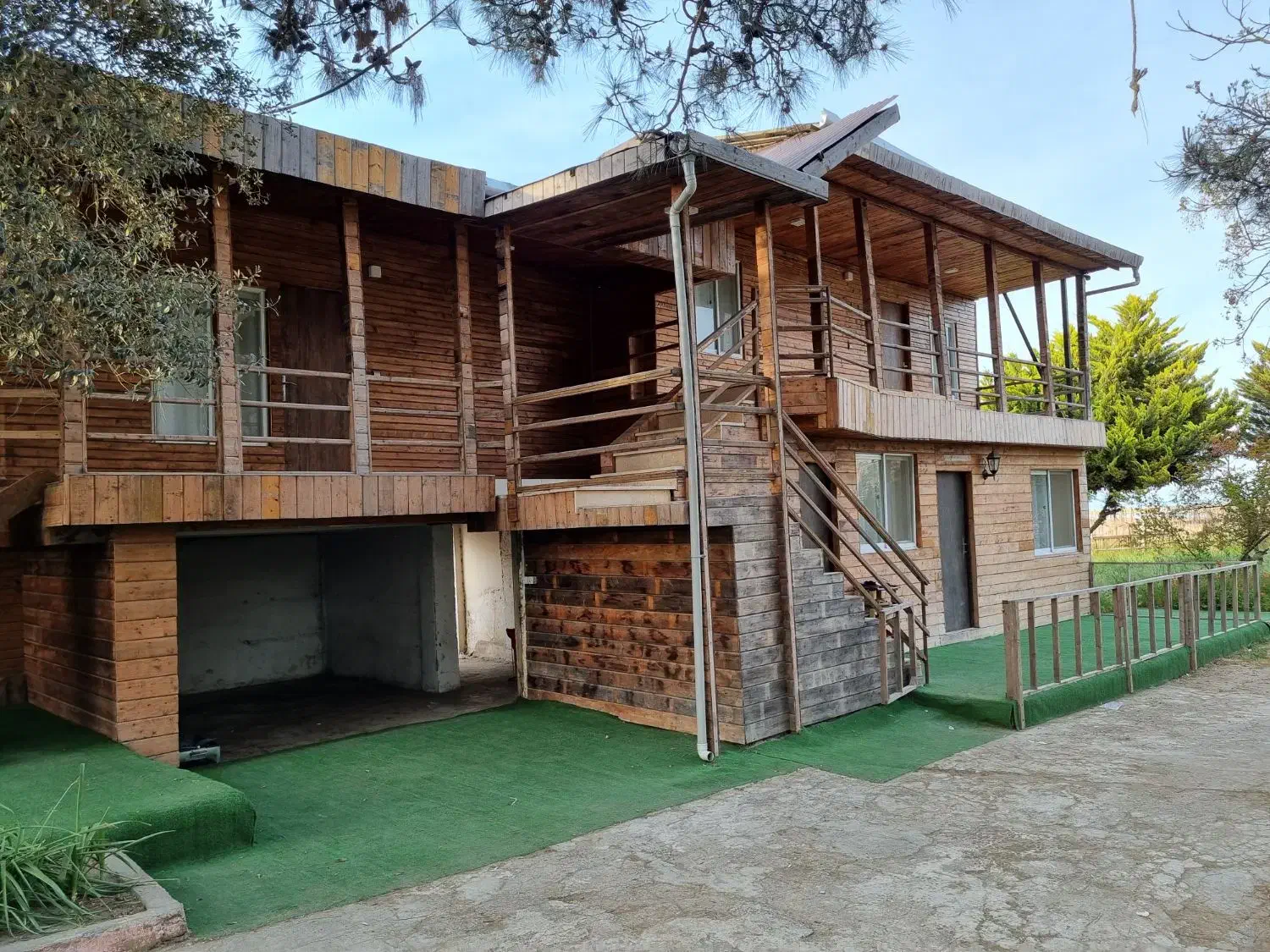 ویلای ساحلی با ۵ متر فاصله از دریا قیمت توافقی|اجارهٔ کوتاهمدت ویلا و باغ|فرح آباد, |دیوار