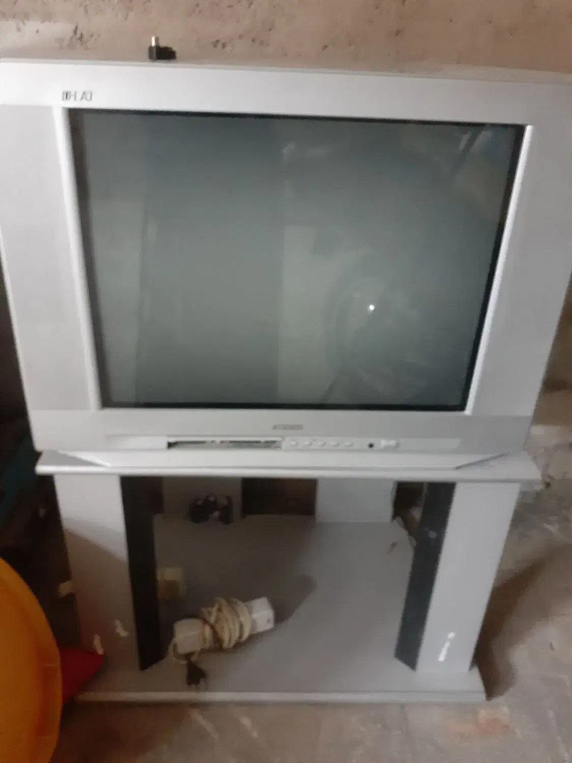 تلوزیون ۲۹ اینچ|تلویزیون و پروژکتور|لردگان, |دیوار