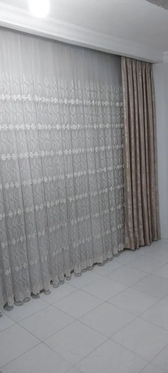 پرده سفید با ۲ عدد والان کرمی|پرده، رانر، رومیزی|آستارا, |دیوار