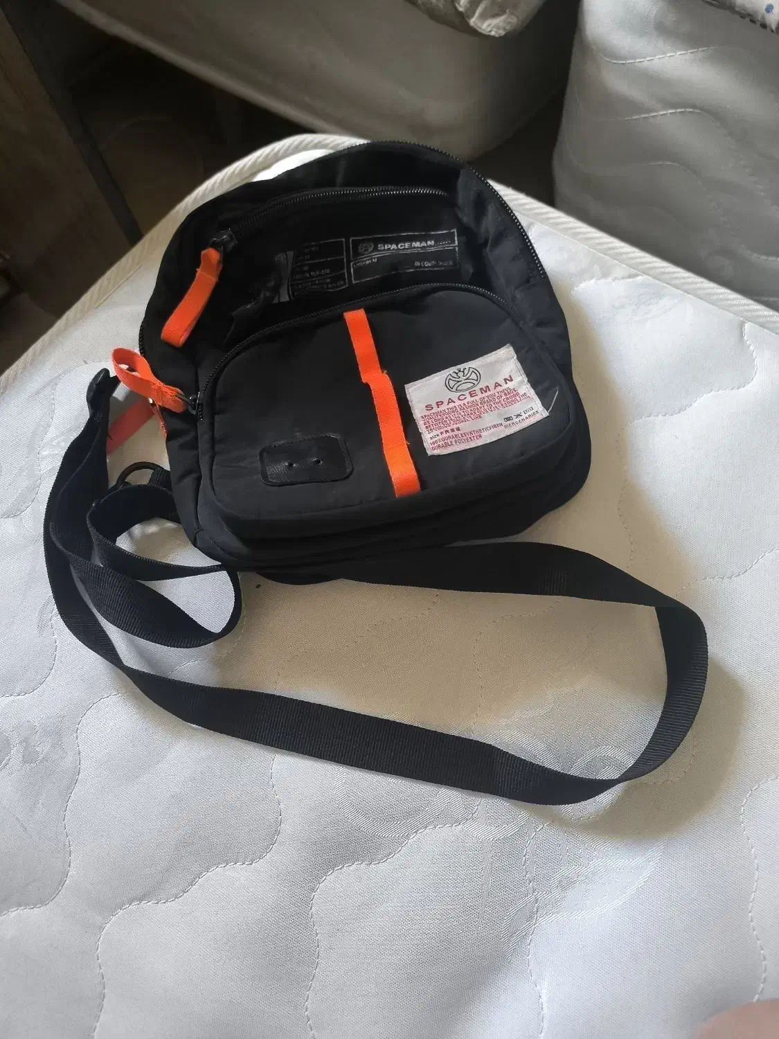 کیف کمری|کیف، کفش، کمربند|لامرد, |دیوار