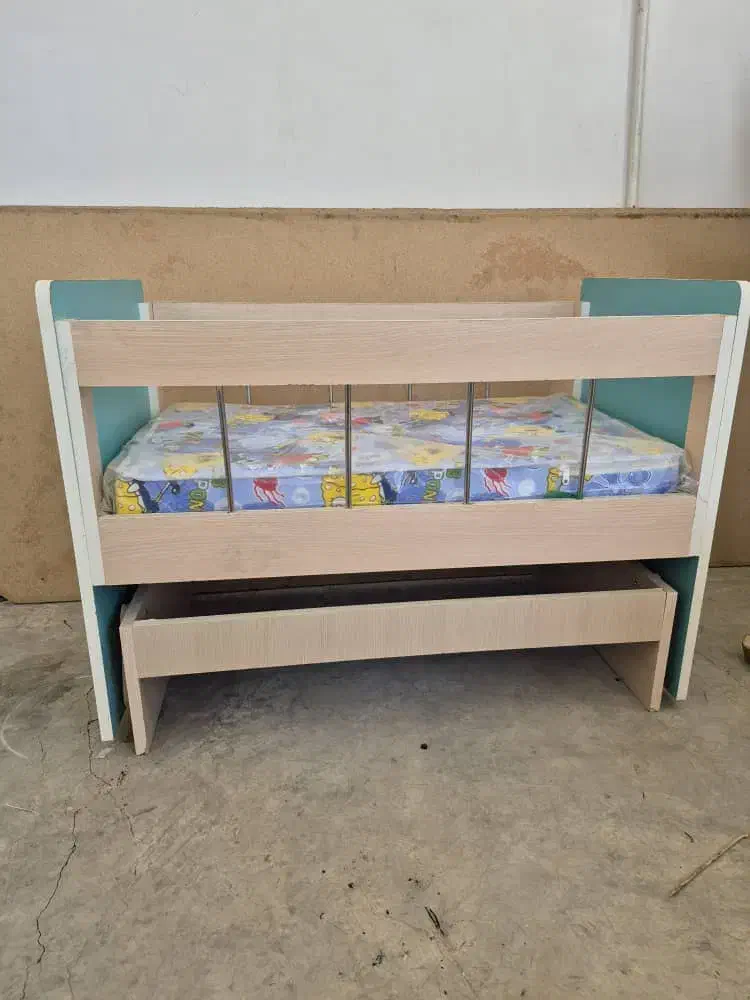 تخت خواب متحرک .|تشک تختخواب|لردگان, |دیوار