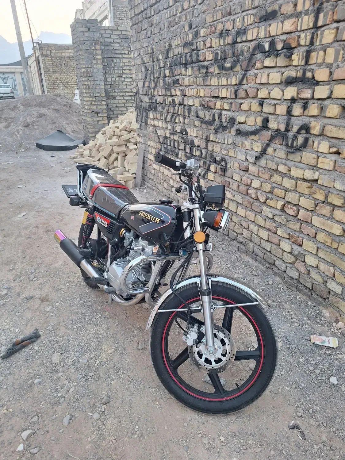 هندا ۲۰۰ شیر کوه کاربرات خشک|موتورسیکلت|مهریز, |دیوار