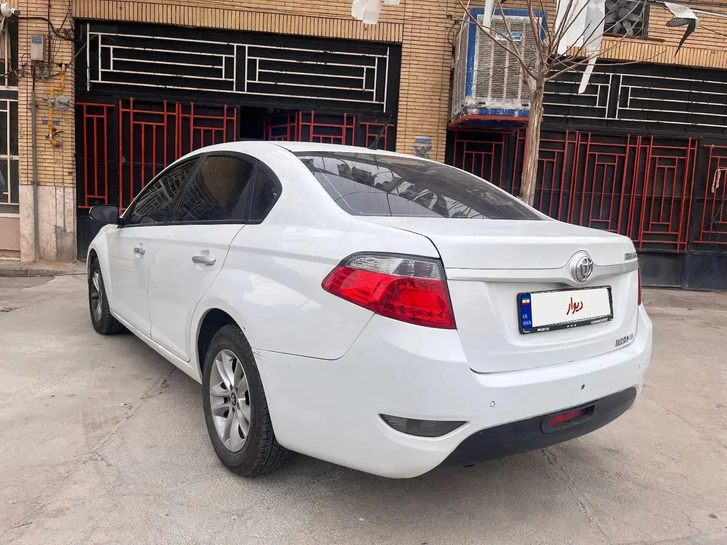 برلیانس اتومات|خودرو سواری و وانت|یزد, |دیوار