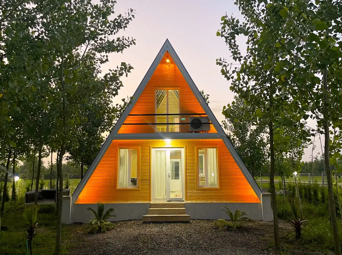 کلبه جنگلی. ویلا سویسی اجاره روزانه|اجارهٔ کوتاهمدت ویلا و باغ|آستانه اشرفیه, |دیوار