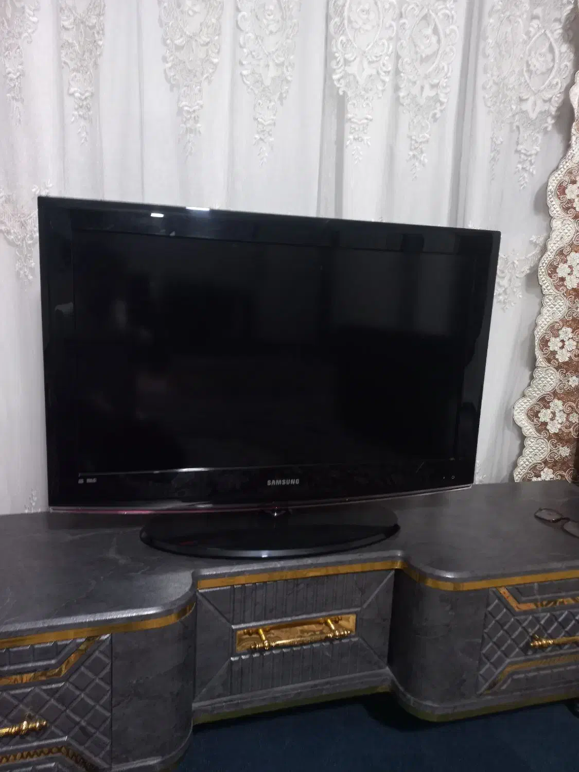 تلویزیون 32 اینچ سامسونگ سالم با کارتن|تلویزیون و پروژکتور|ورامین, ورامین|دیوار