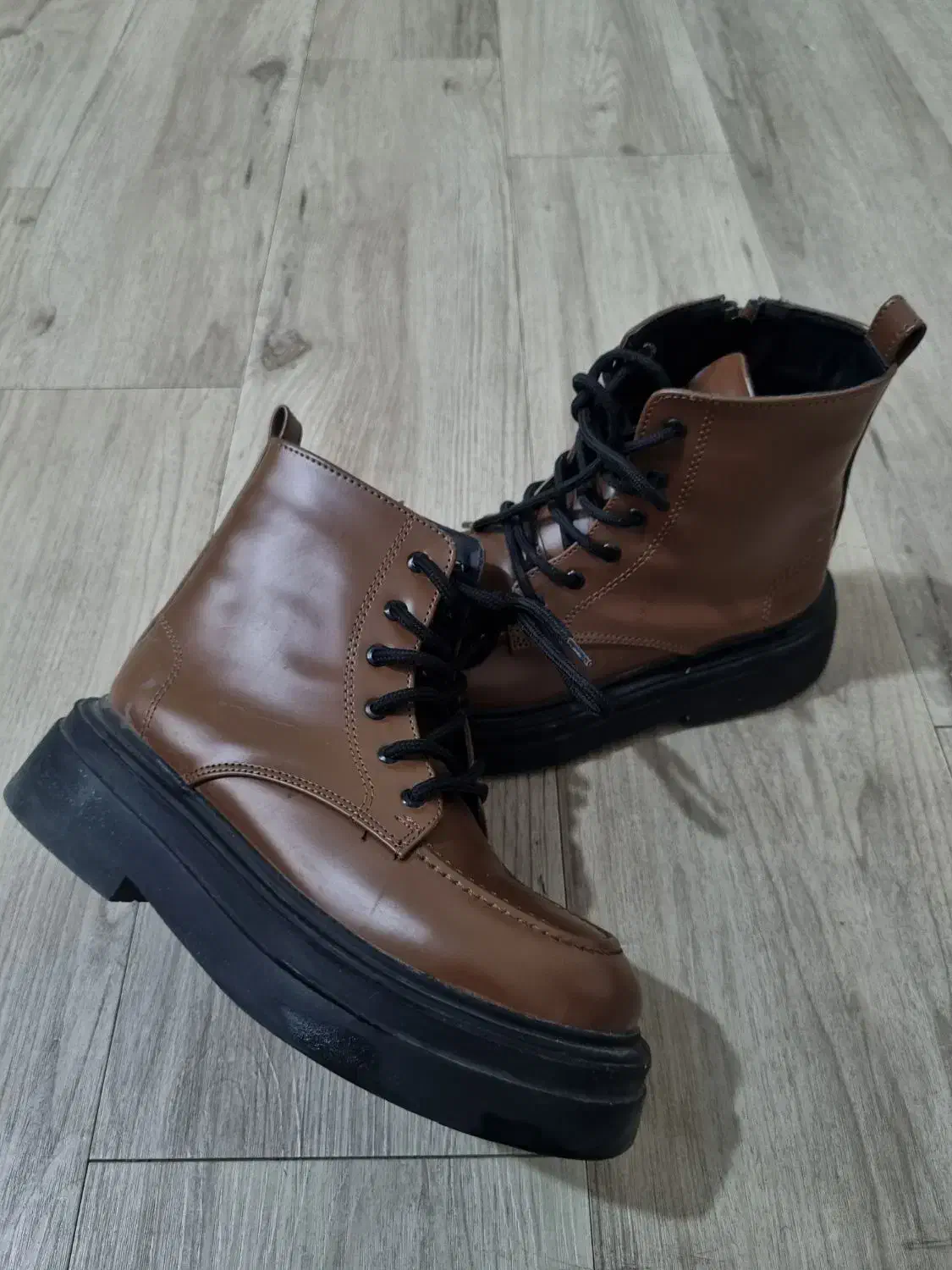 کفش، بوت|کیف، کفش، کمربند|اسلام‌شهر, شهرک الهیه|دیوار