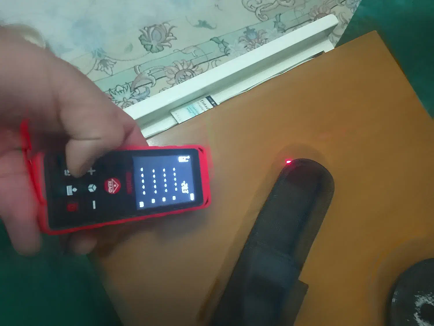 متر لیزری همراه با تراز و امکانات دیگر|ابزارآلات|پردیس, فاز ۳|دیوار