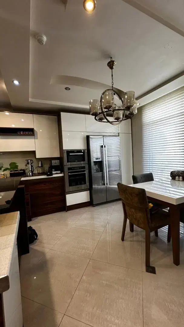 ۱۱۶متر پیروزی