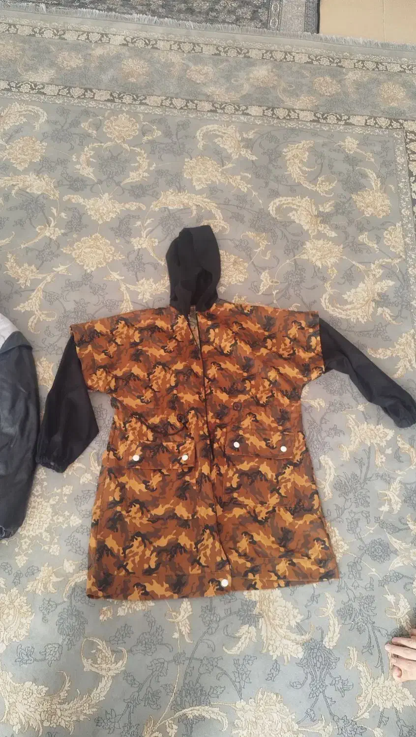 کاپشن|کفش و لباس بچه|بروجرد, |دیوار