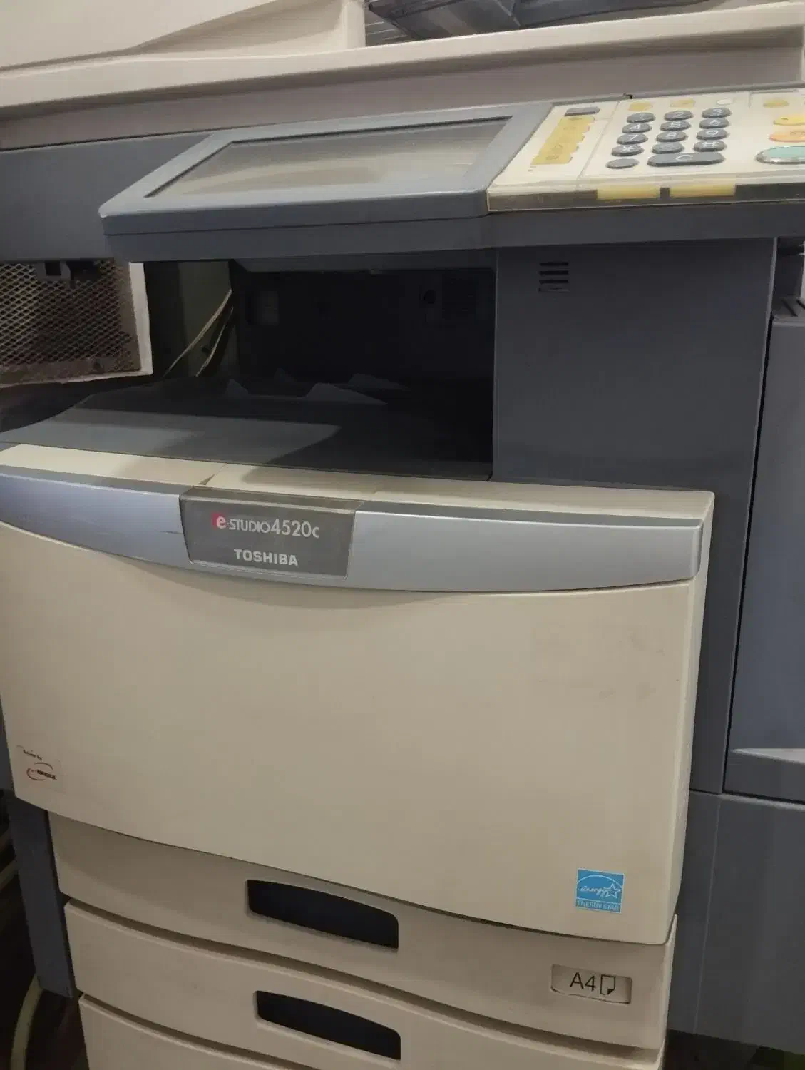 کپی رنگی و سیاه سفید در حد کم کار|پرینتر، اسکنر، کپی، فکس|مشهد, فدک|دیوار