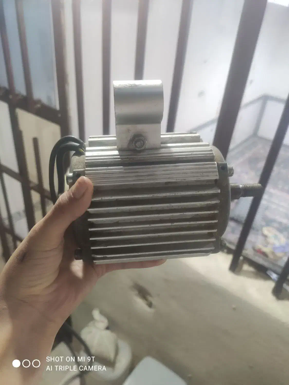 دینام چرخ  مکنتی|چرخ خیاطی و ریسندگی|قرچک, زیبا شهر|دیوار