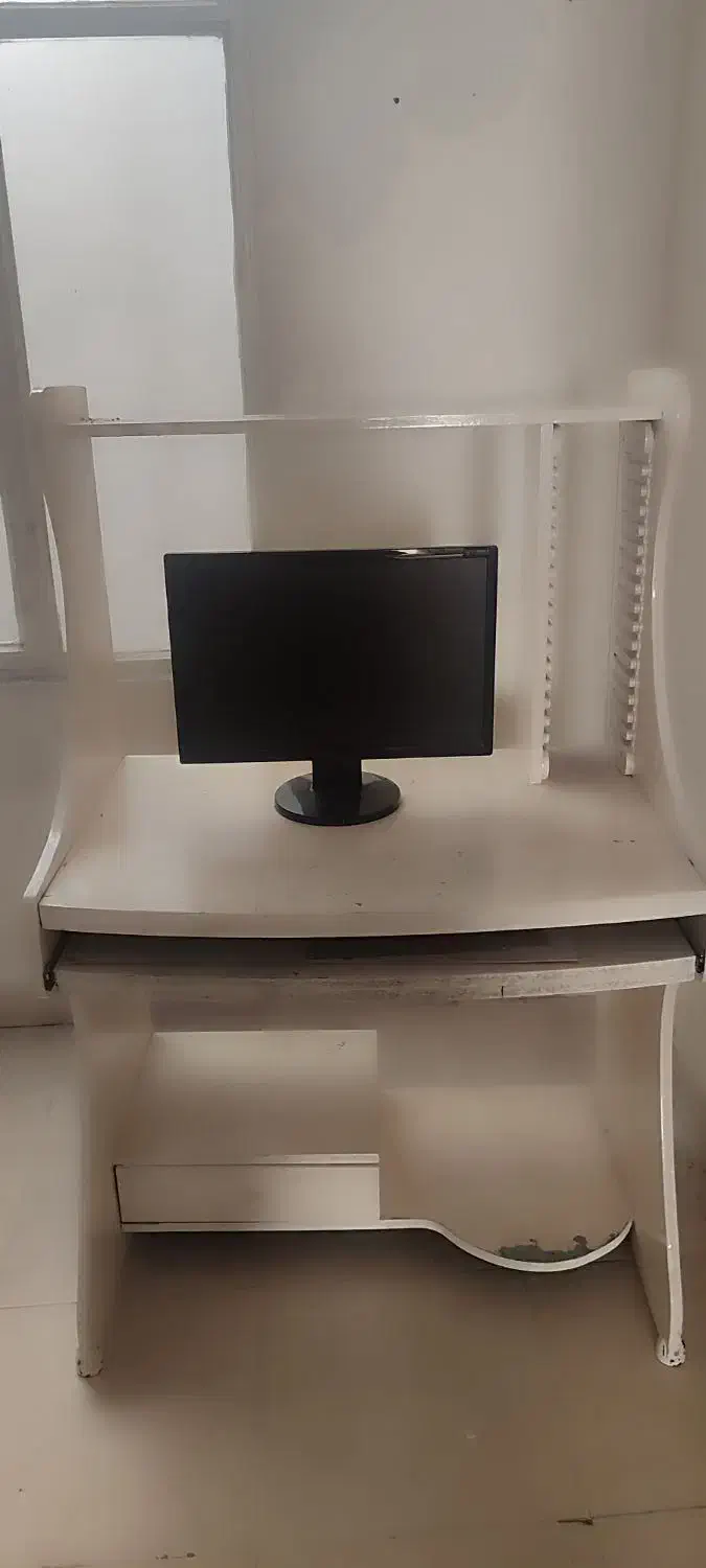 میز کامپیوتر|میز تحریر و کامپیوتر|اسلام‌شهر, شهرک مفیدی|دیوار