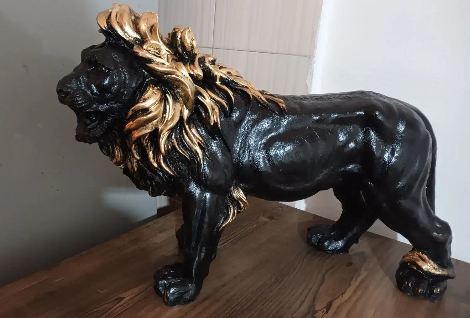 مجسمه|مجسمه، تندیس، ماکت|وحیدیه, |دیوار