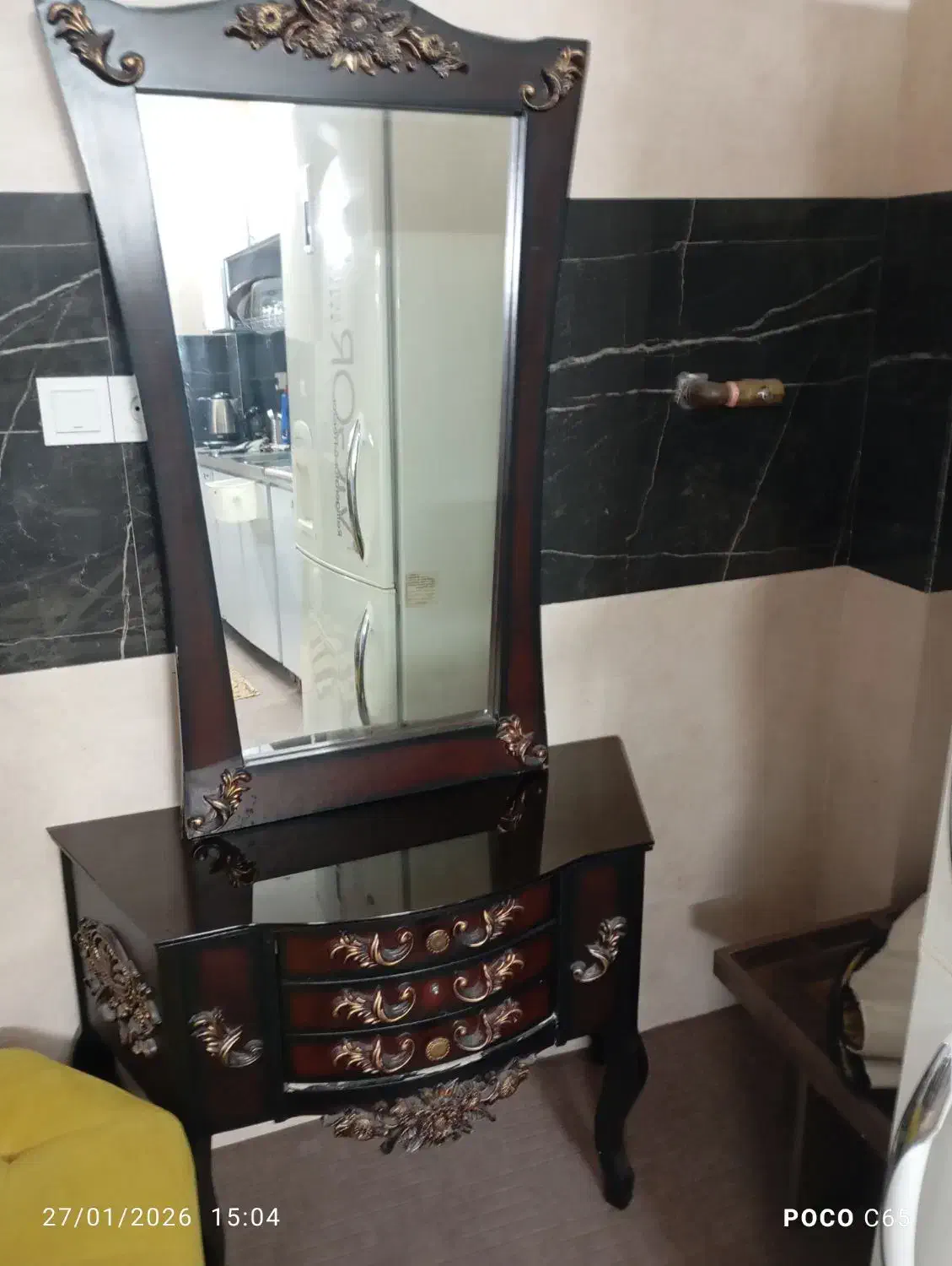 آینه و میز|آینه|جهرم, |دیوار