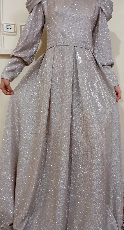 لباس مجلسی|لباس|قم, بنیاد|دیوار