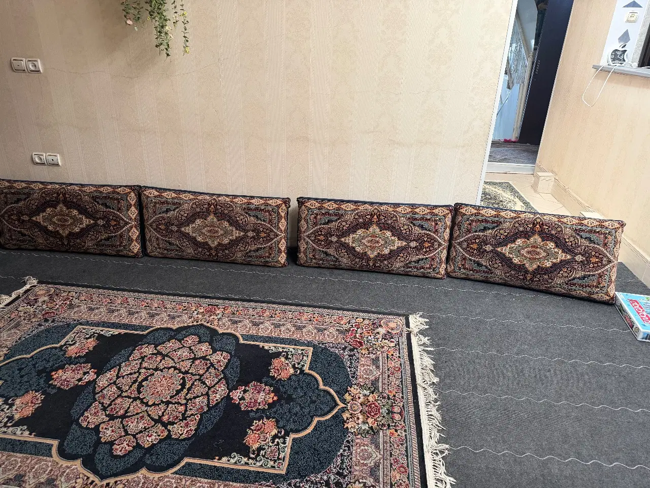 پشتی|پشتی|زاهدان, |دیوار