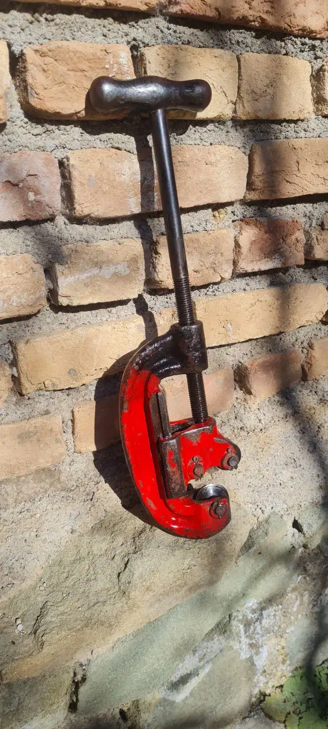 لوله بر (رکس ژاپن)|ابزارآلات|آبش احمد, |دیوار