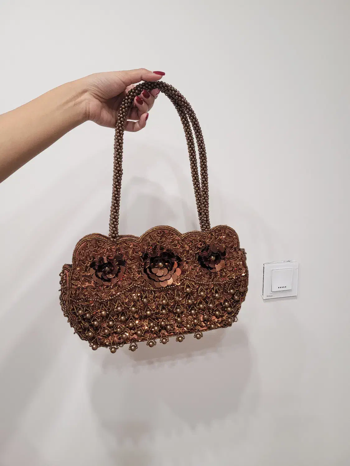 کیف مجلسی|کیف، کفش، کمربند|شیراز, میرزاکوچک خان|دیوار