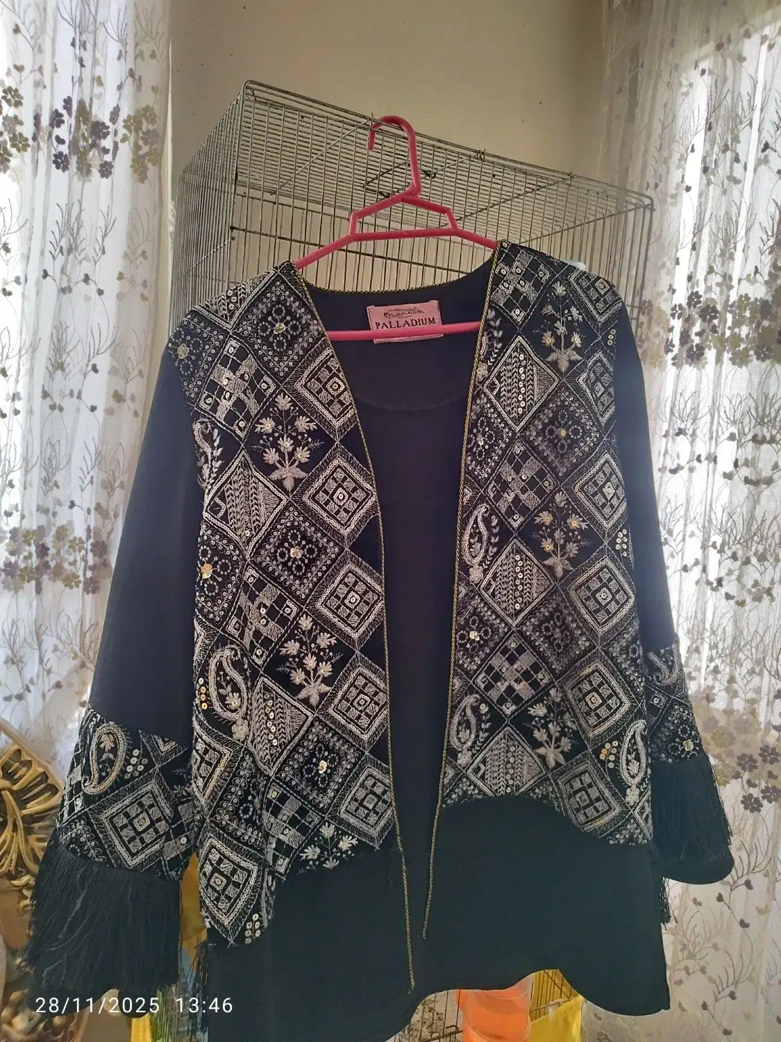 بارانی مانتو|لباس|شهریار, شهریار|دیوار